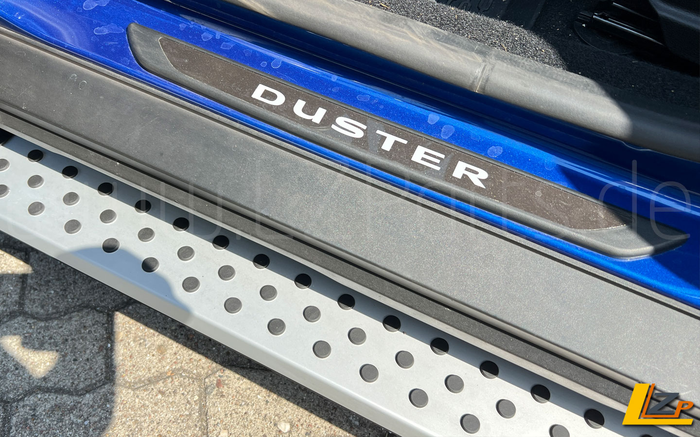 Dacia Duster II Seitentrittbretter Trittbretter Trittstufen mit